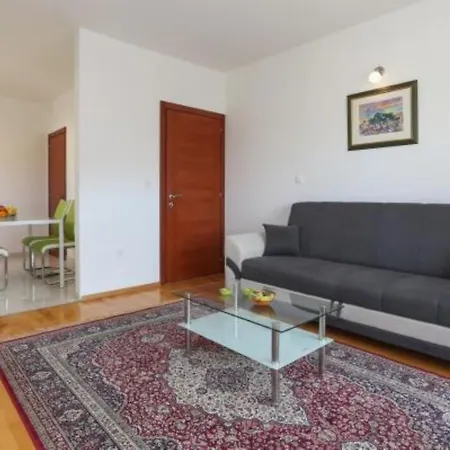 Apartman Agneza A4 * Traù