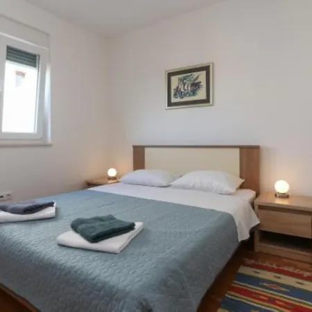 Apartman Agneza A4 Апартаменты Трогир